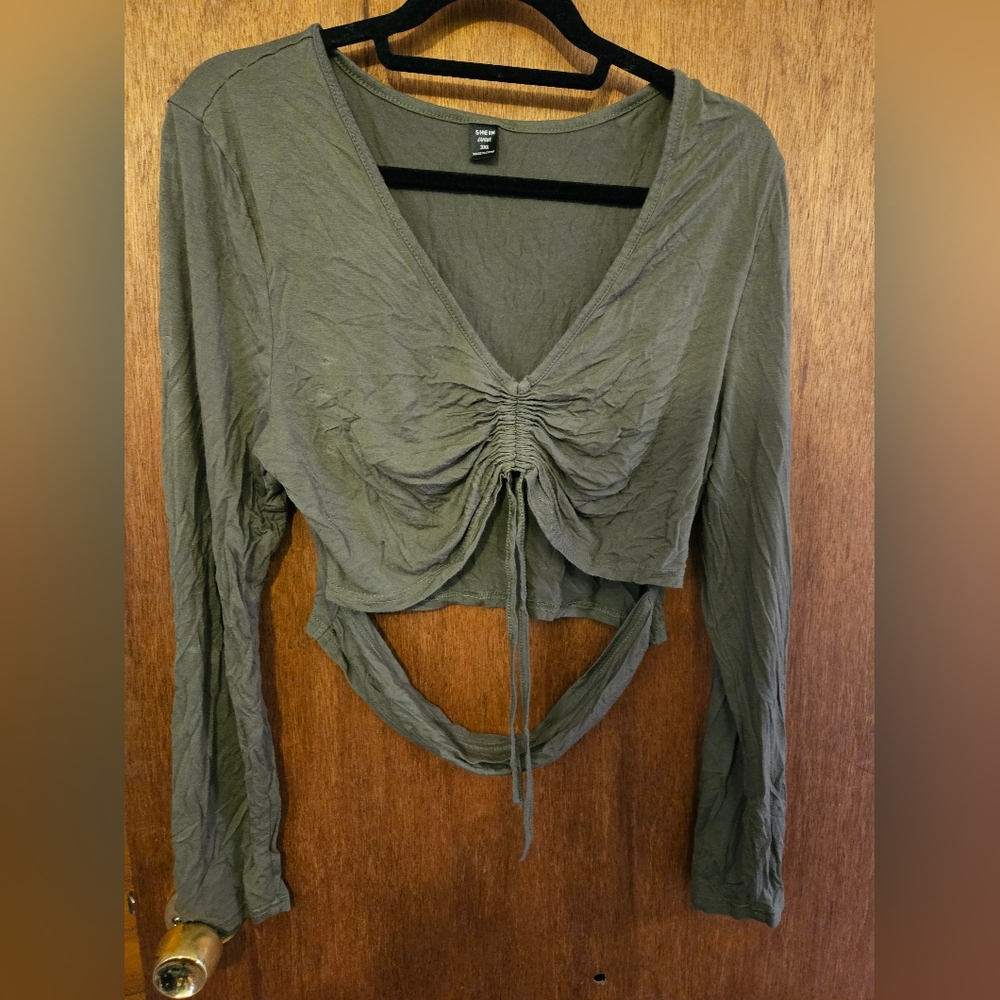 Long sleeve plus size crop top